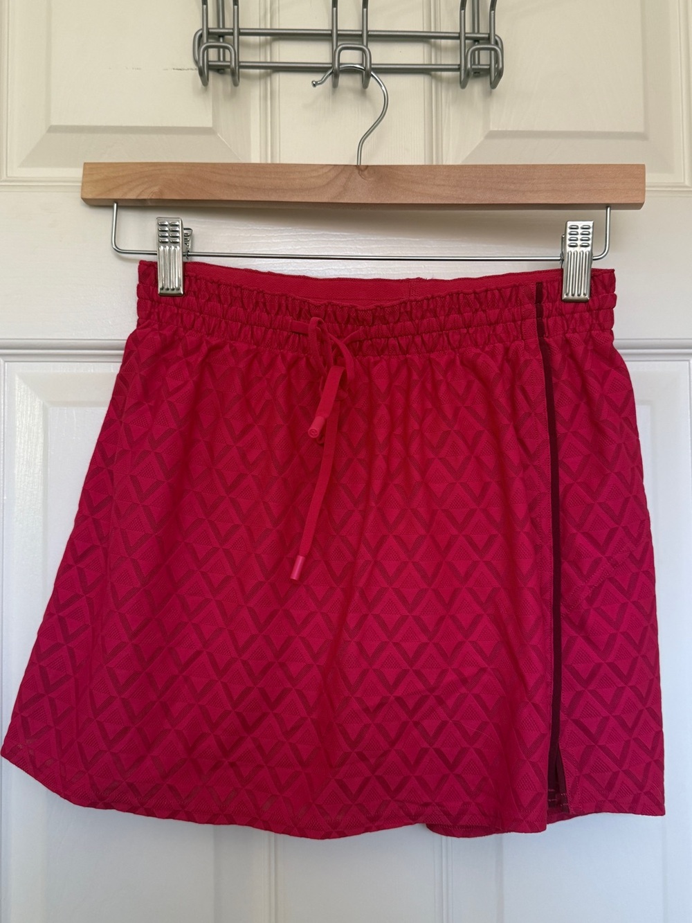 Lululemon Textured Mesh High-Rise
Tennis Skirt
